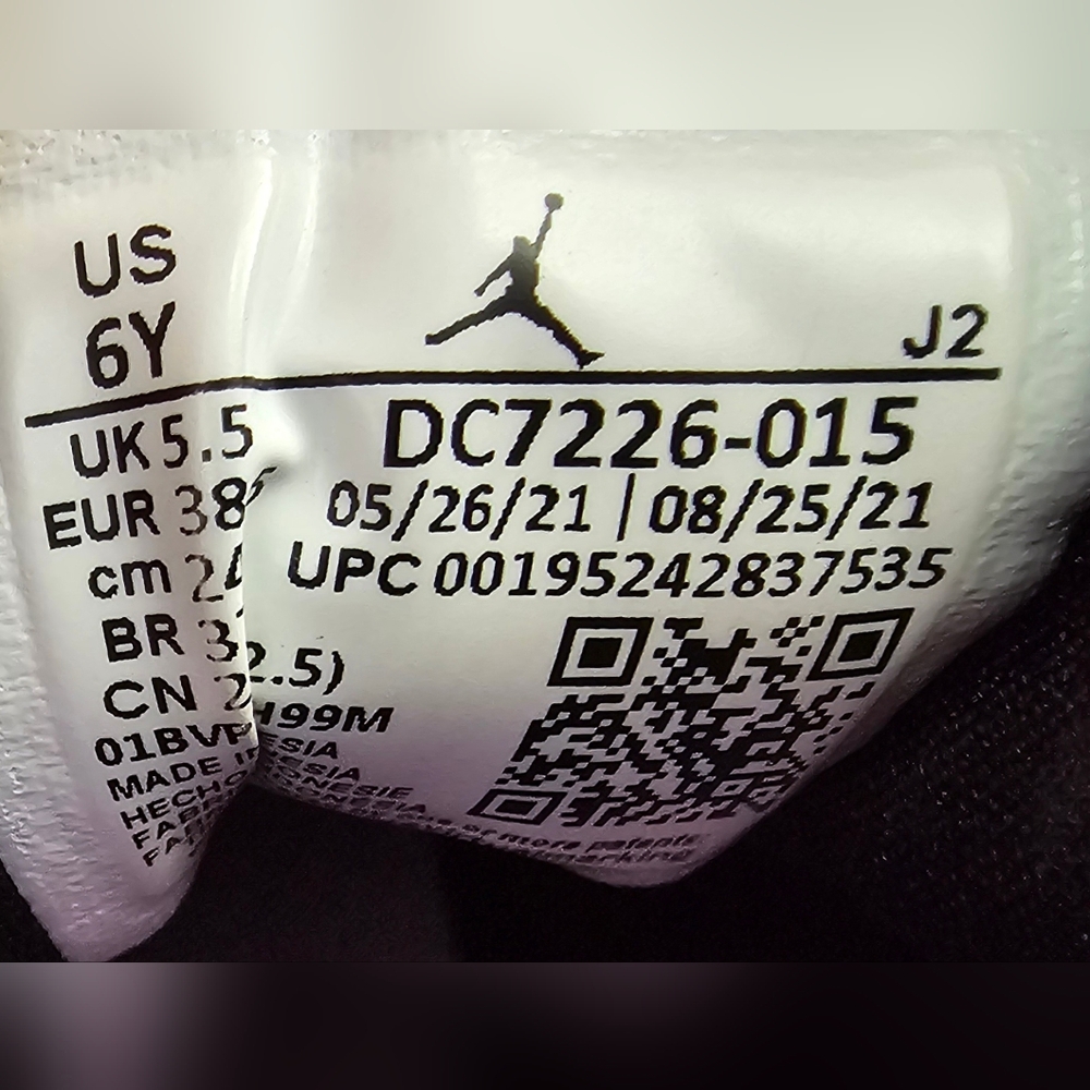 NIKE Air Jordan 1 Mid SE GS Houndstooth & Lilac Youth Sneakers - Picture 8 of 8